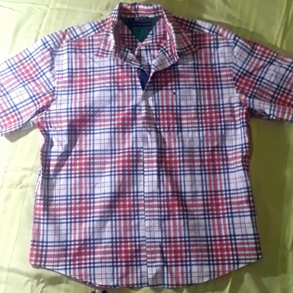 Tommy Hilfiger short sleeve button down shirt